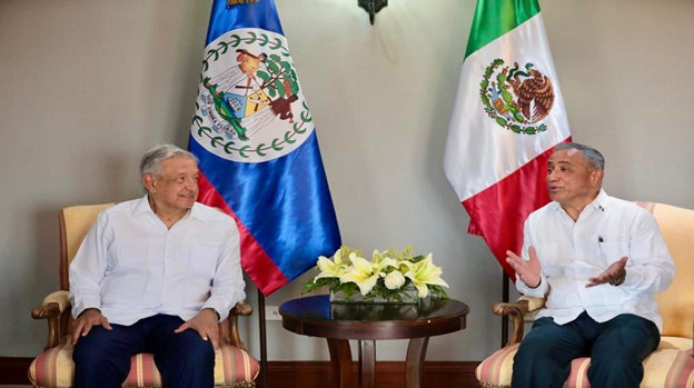 7 DE MAYO DEL 2022, EN LA CANCILLERÍA DE BELICE, SU EXCELENCIA ANDRÉS MANUEL LOPEZ OBRADOR, PRESIDENTE DE MEXICO EN SU VISITA A BELICE, JUNTO AL PRIMER MINISTRO DE BELICE, EL EXCELENTÍSIMO SEÑOR JOHN BRICEÑO.